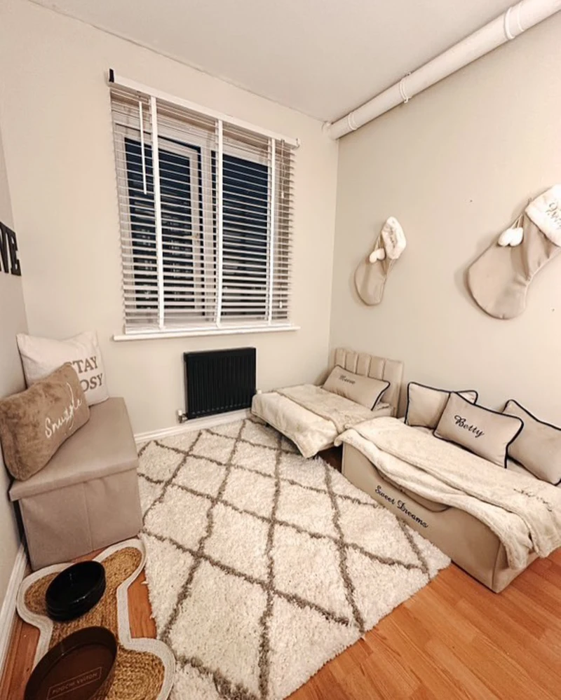 Beige Tufted Miniature Beds with Trellis Shag Rug