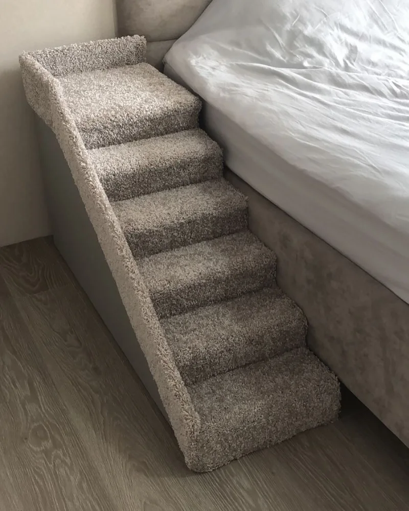 Fully Carpeted Greige Stepped Ramp