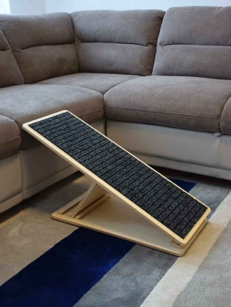 Light Birch Adjustable Ramp with Dark Charcoal Ribbed Tread