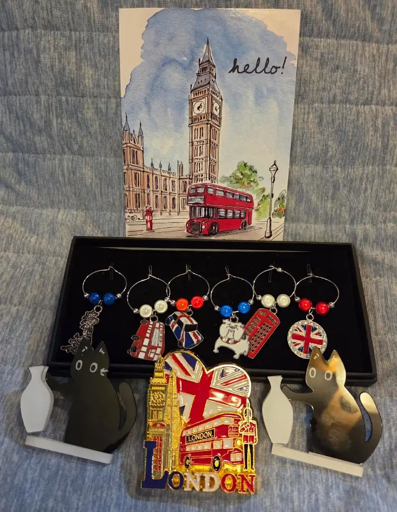 British-Themed Wine Charms with Kitty Acrylic Card Holders