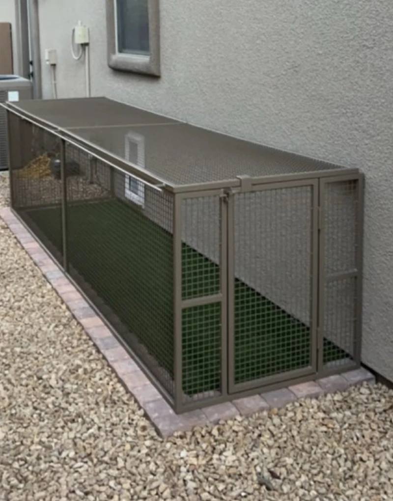 Enclosed Metal Wire Dog Run with Artificial Turf and Brick Border
