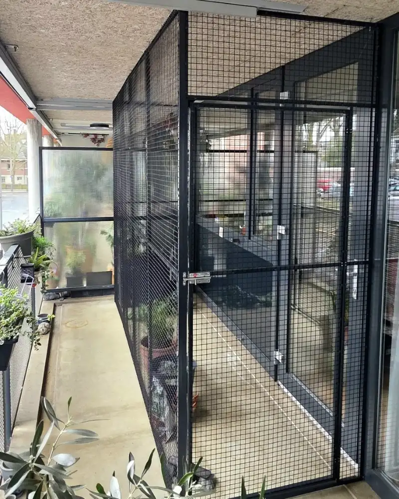 Heavy-Duty Black Wire Modular Walk-In Cage with Sliding Door Channel
