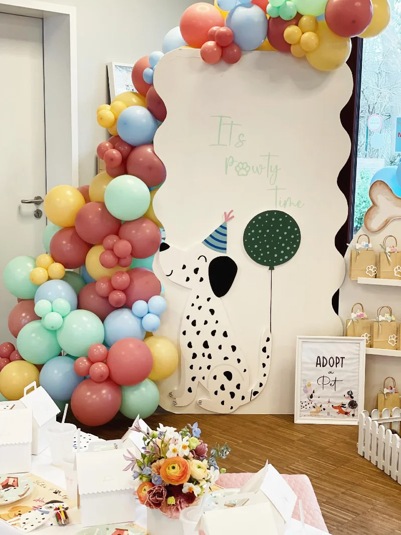 Scalloped Backdrop Board with Dalmatian Cutout and Matte Pastel Balloons