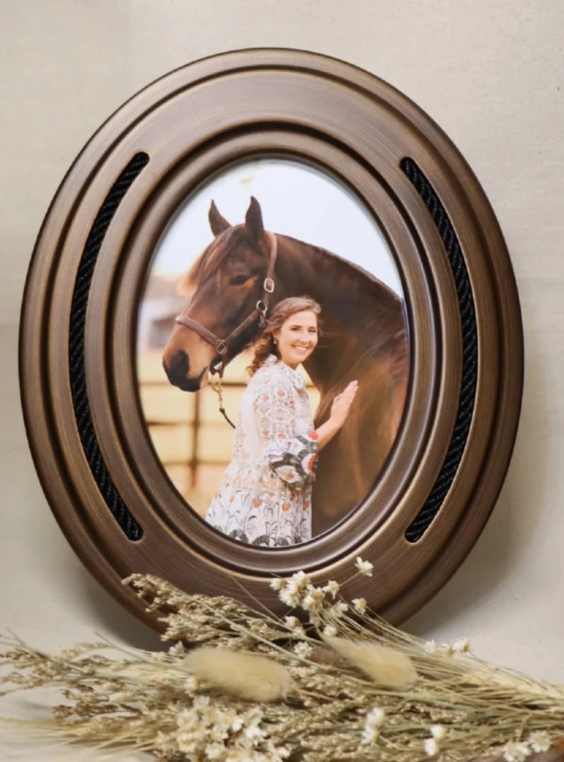 Vintage Oval Picture Frame with Braided Horseshoe Accent