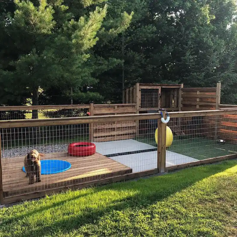 Zoned Enclosure with Wooden Deck, Splash Pool, and Artificial Turf