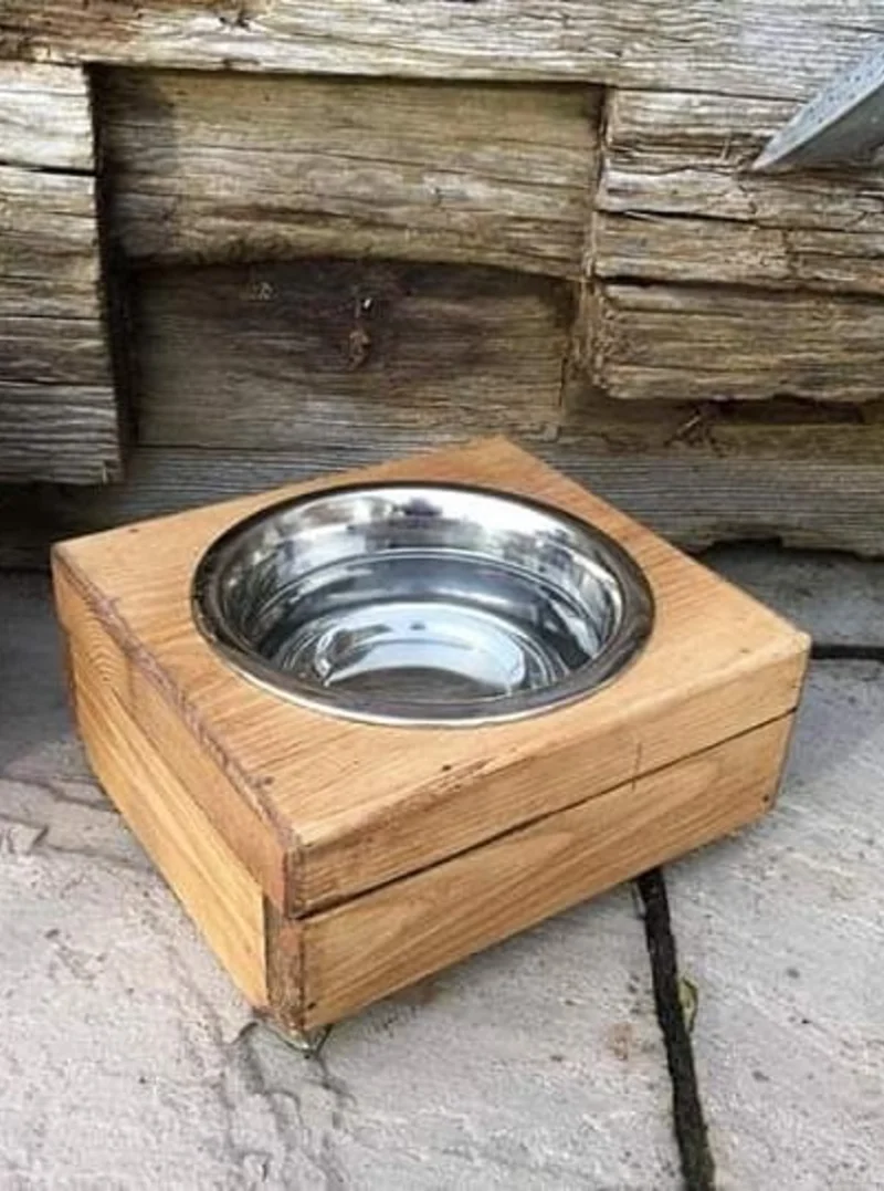Reclaimed Wood Single Bowl Feeder Stand on Stone Patios