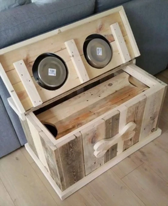 Rustic Pallet Wood Storage Chest